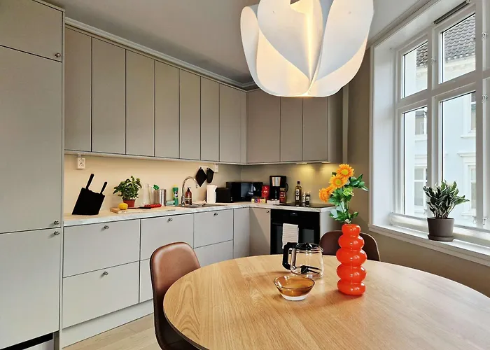 Modern 3 Bedroom 2 King Beds Near Bryggen *