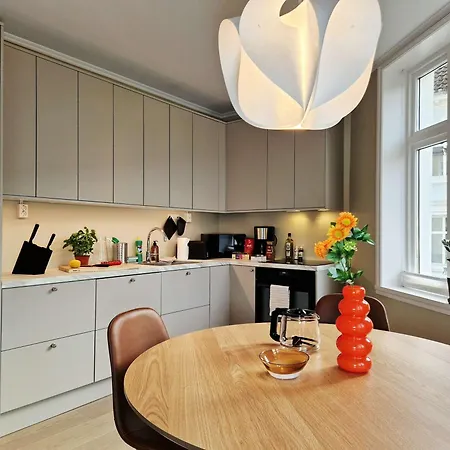 Modern 3 Bedroom 2 King Beds Near Bryggen *