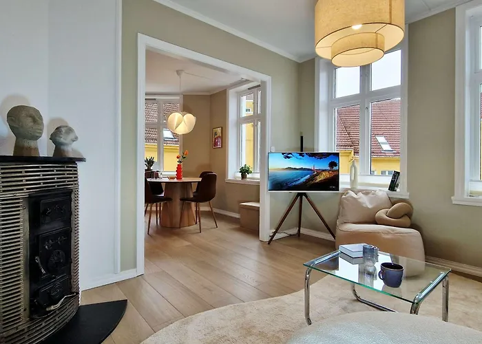 Сasa de vacaciones Modern 3 Bedroom 2 King Beds Near Bryggen *