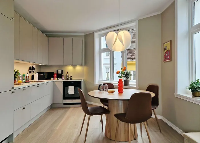 Сasa de vacaciones Modern 3 Bedroom 2 King Beds Near Bryggen