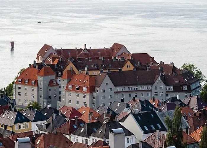 Сasa de vacaciones Modern 3 Bedroom 2 King Beds Near Bryggen *