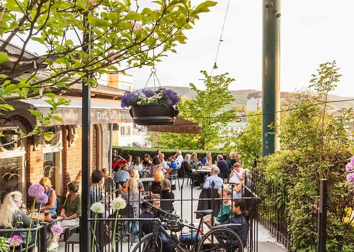 Modern 3 Bedroom 2 King Beds Near Bryggen *